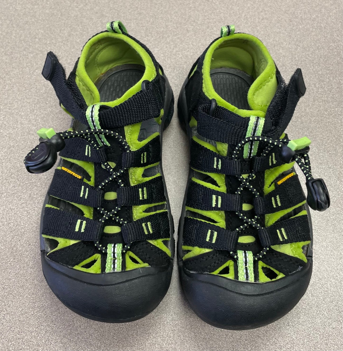 Lime/blk  Keens Sandals, 12Y