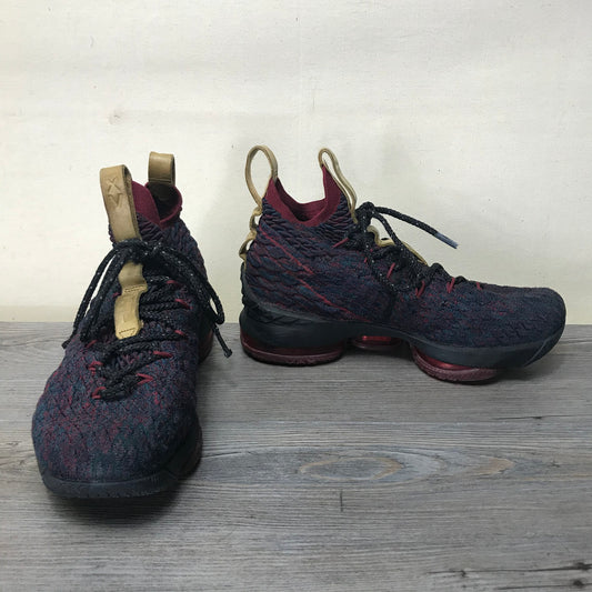 Maroon  Nike Shoes, 6Y