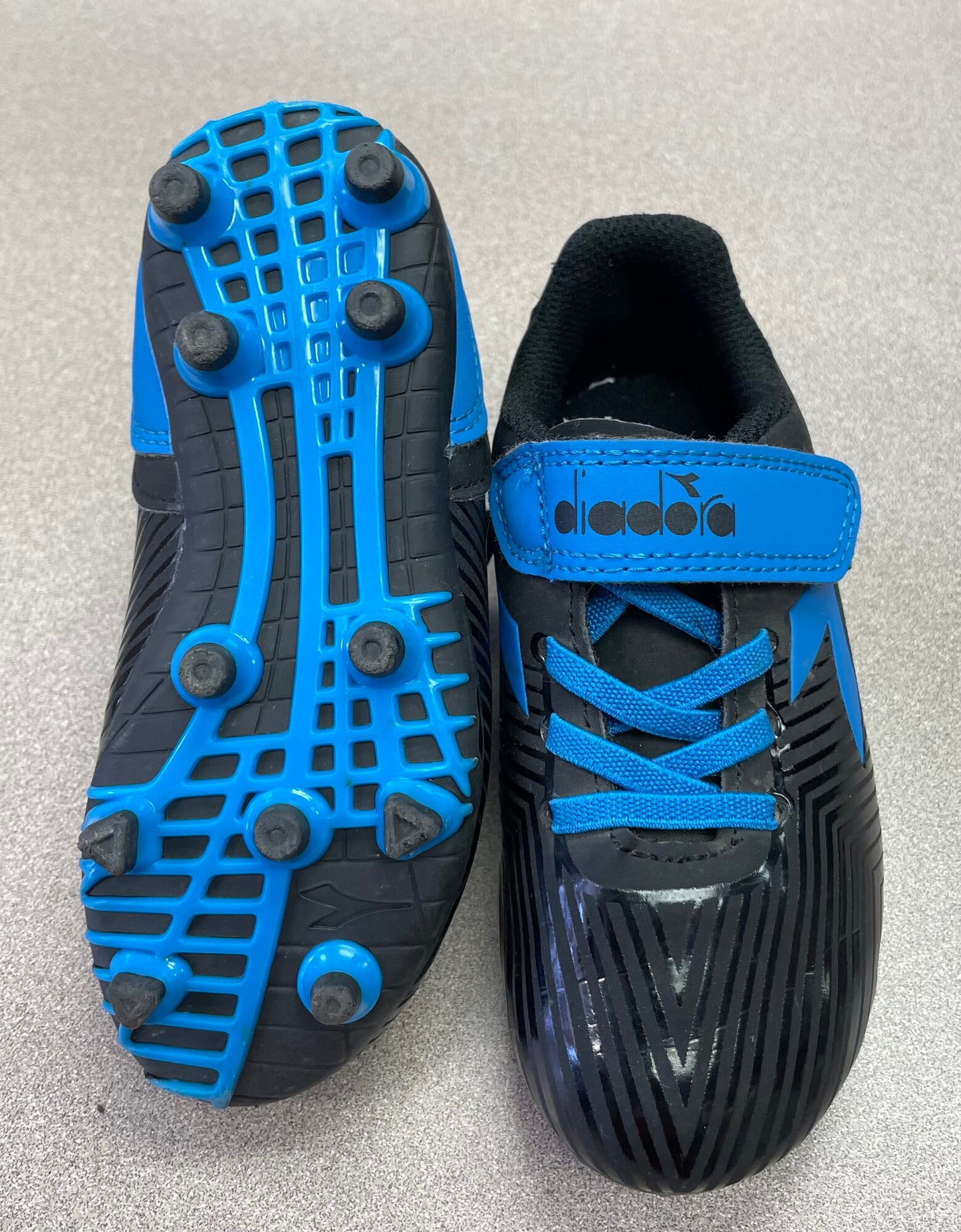Black  Diadora Soccer Cleats, 9T