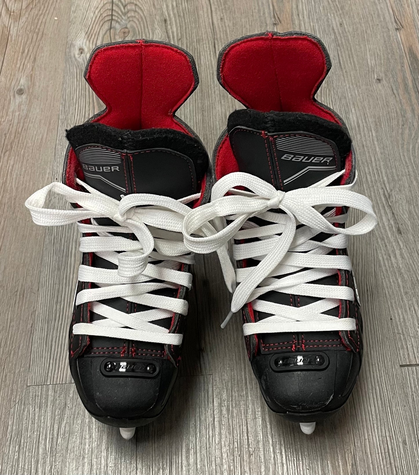 Black  Bauer NS Hockey Skates, 11Y