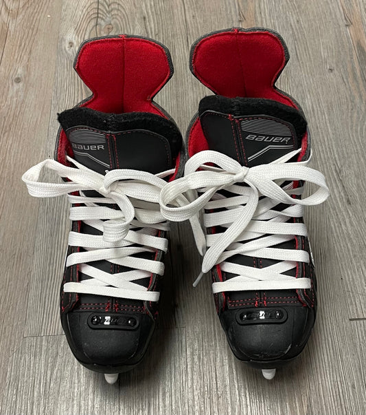 Black  Bauer NS Hockey Skates, 11Y