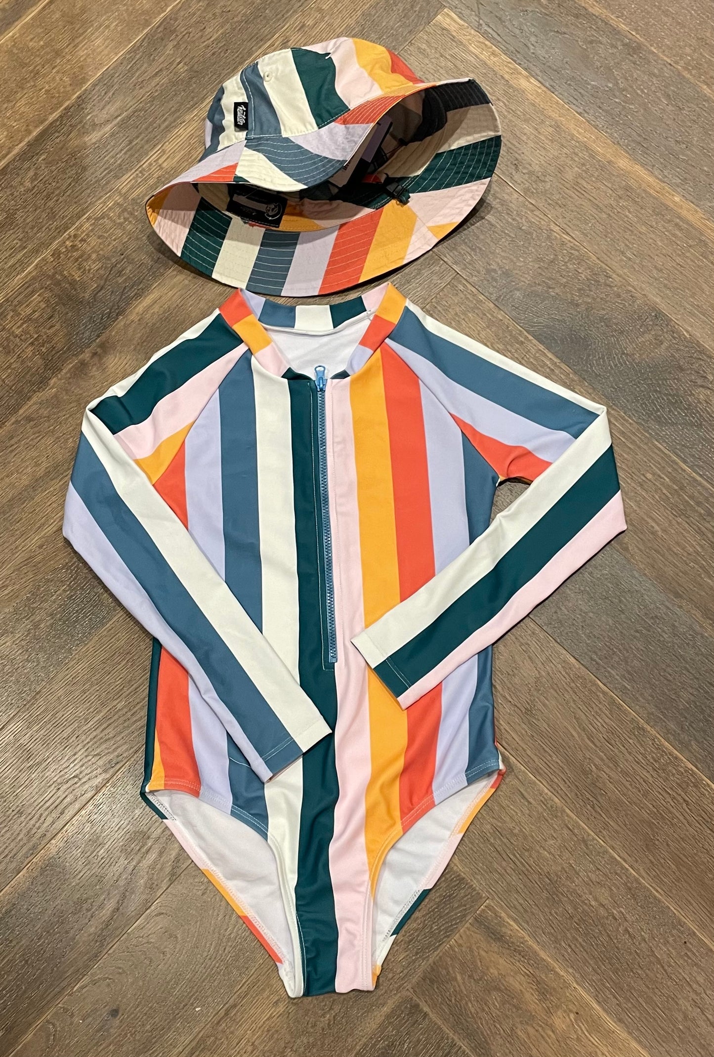 Striped  Headster Bucket Hat/Swims, 8Y