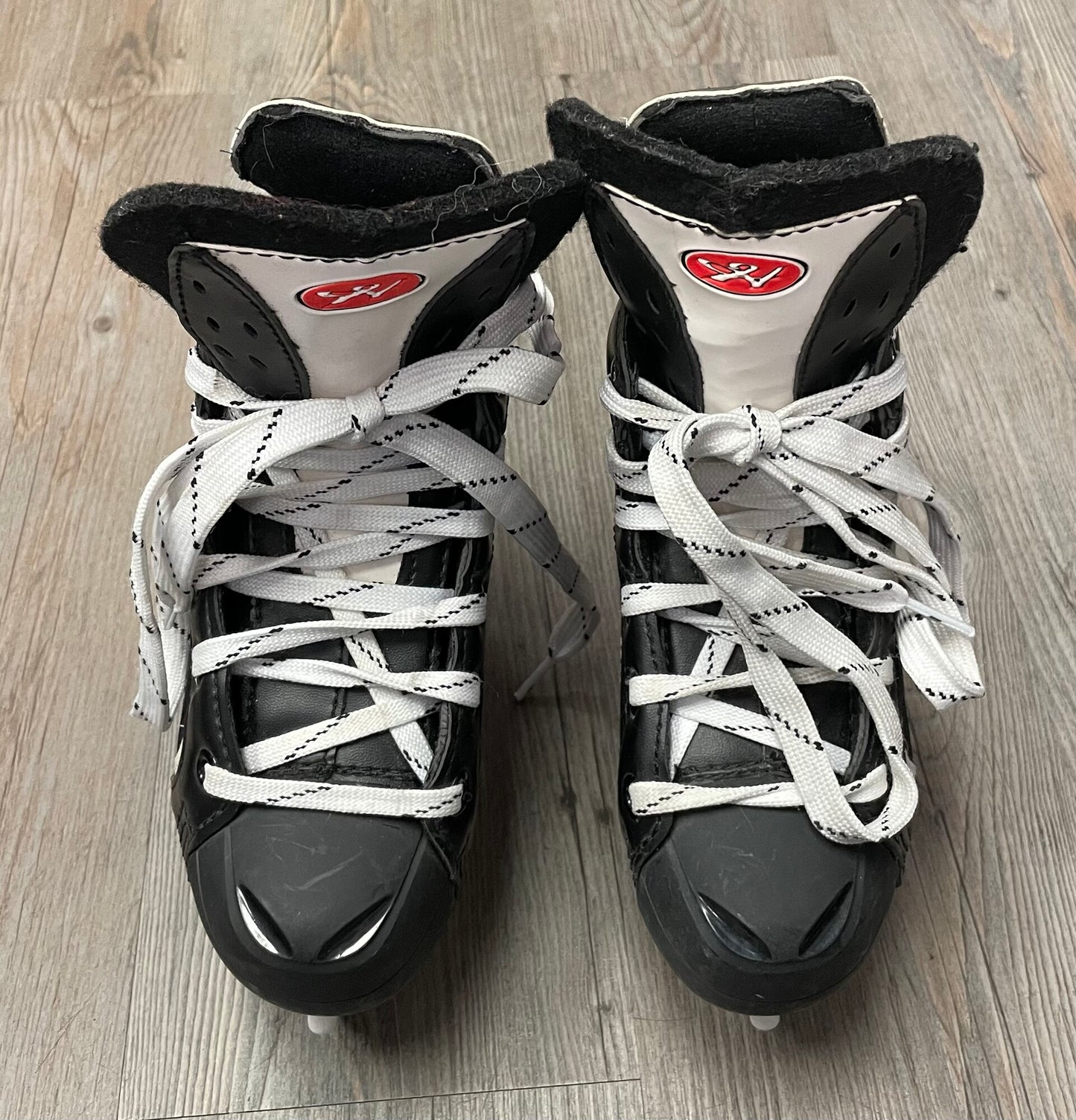 Black  Hespeler Hockey Skates, 12Y