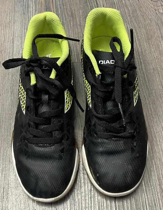 Black  Diadora Indoor Cleats, 3Y