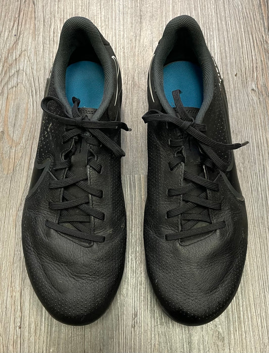 Black  Nike Tempo Soccer Cleats, 8.5Y