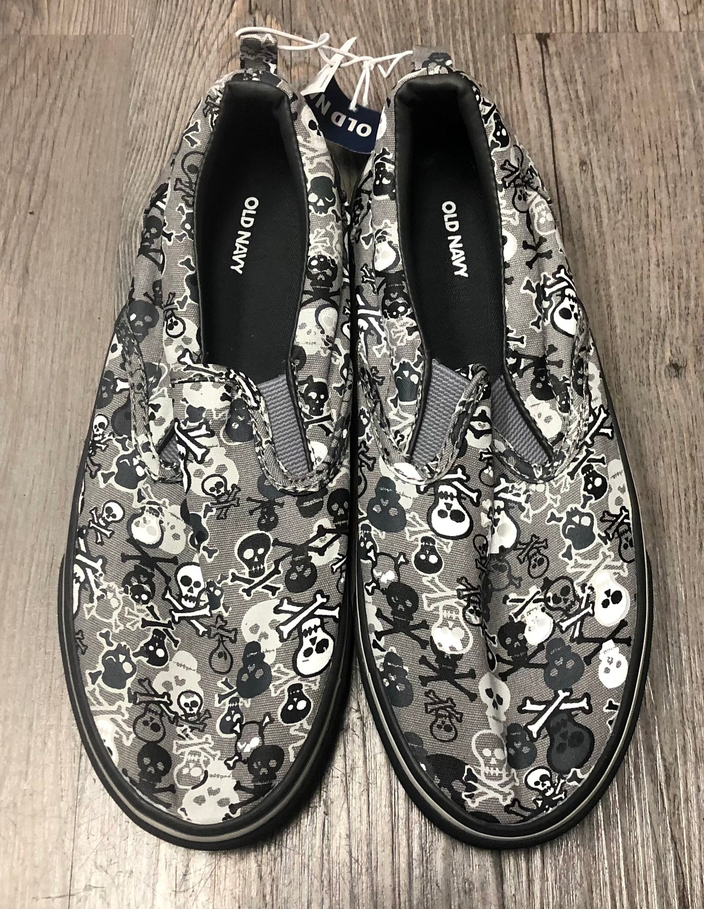Grey/blk  Old Navy Slip On Shoes, 5Y
