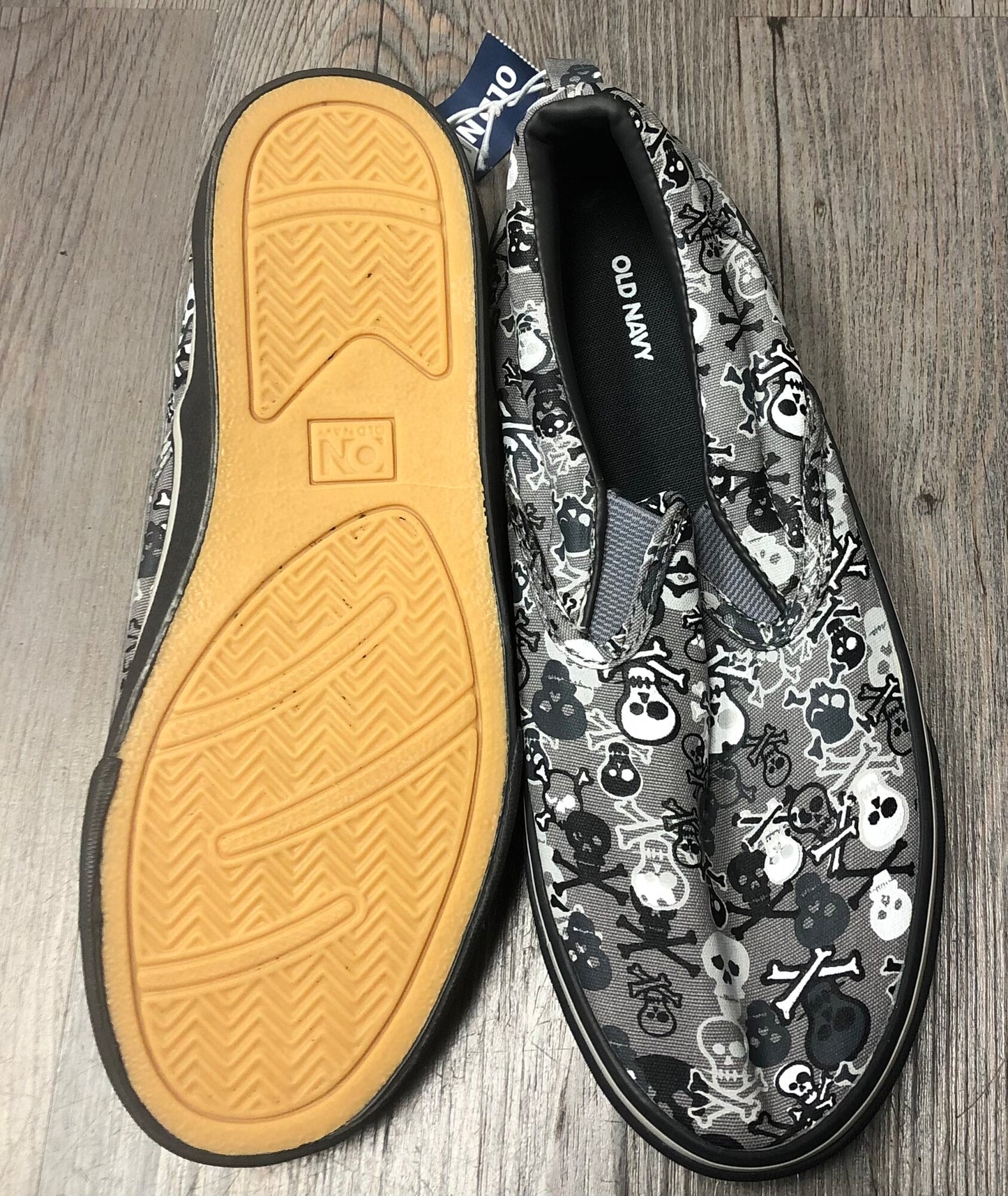 Grey/blk  Old Navy Slip On Shoes, 5Y