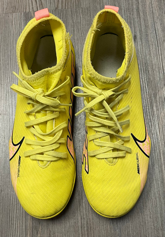 Yellow  Nike Mecurial Outdoor Cle, 5Y