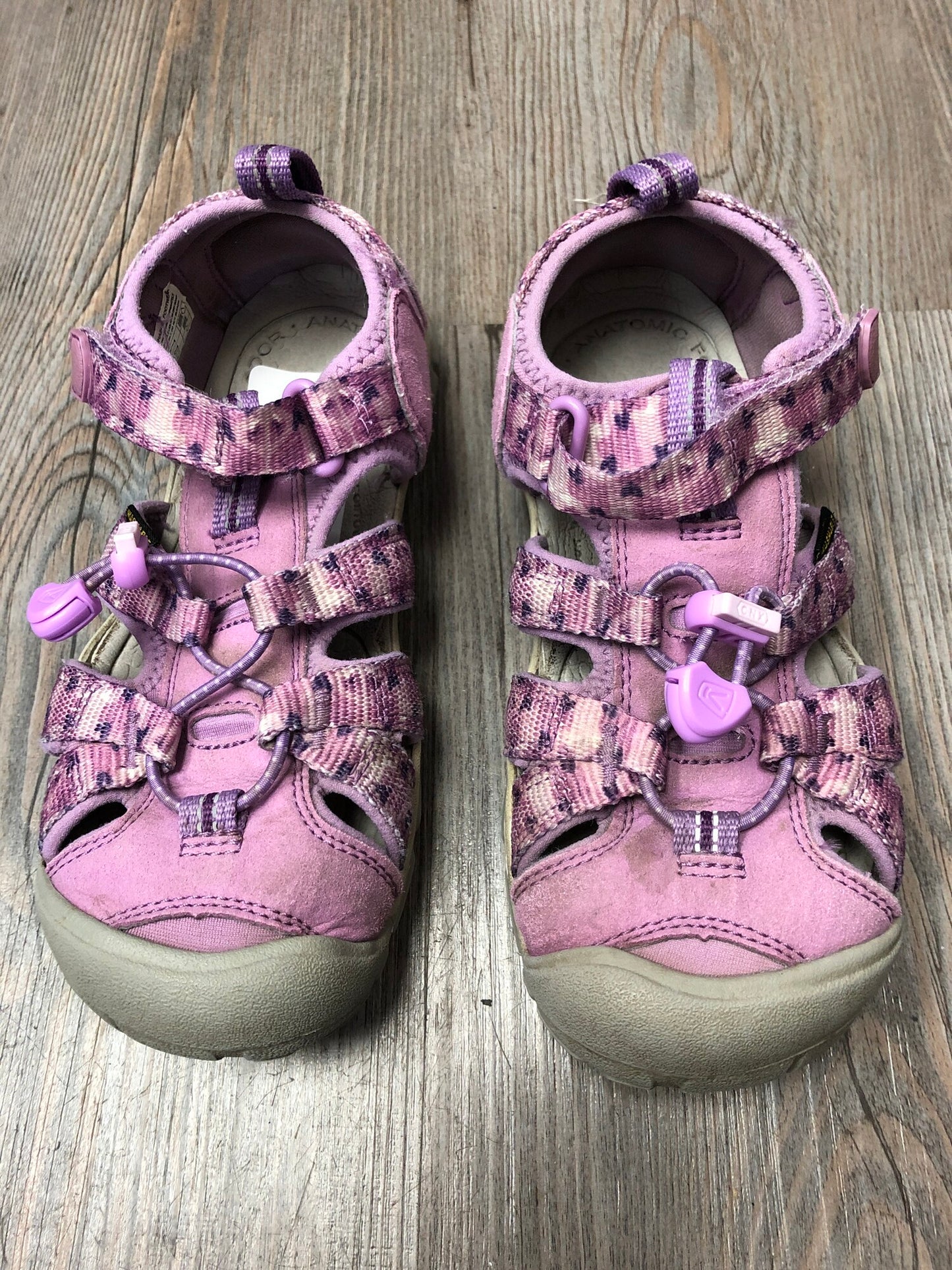 Lavander  Keens Sandals, 1Y