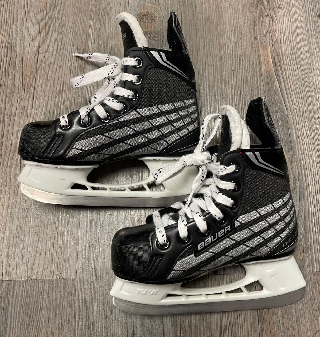 Black Bauer Hockey Skates, 11Y