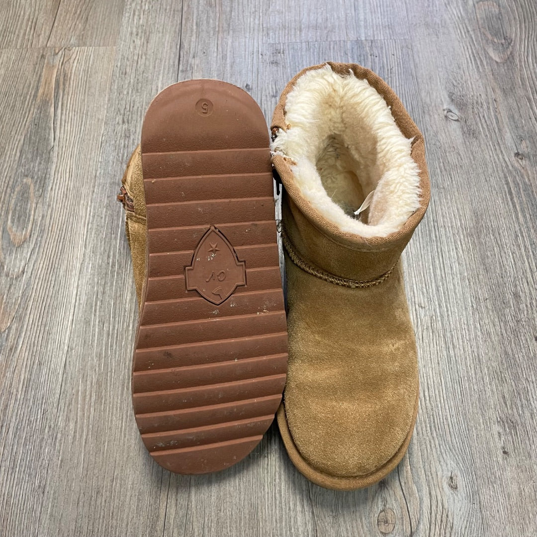 Brown Crown Vintage Suede Faux Fur Lined Boots, 5Y