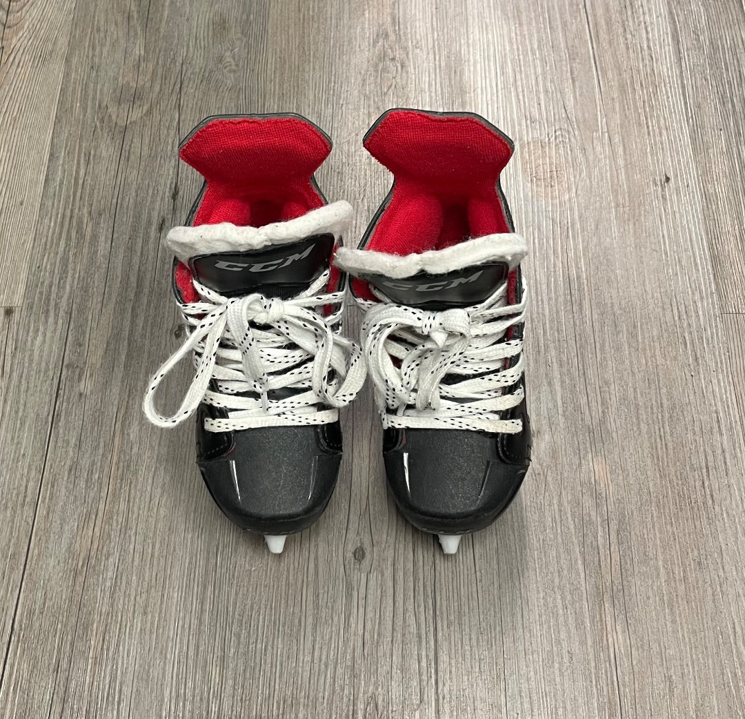 Black CCM FT 445 Hockey Skates, 8T