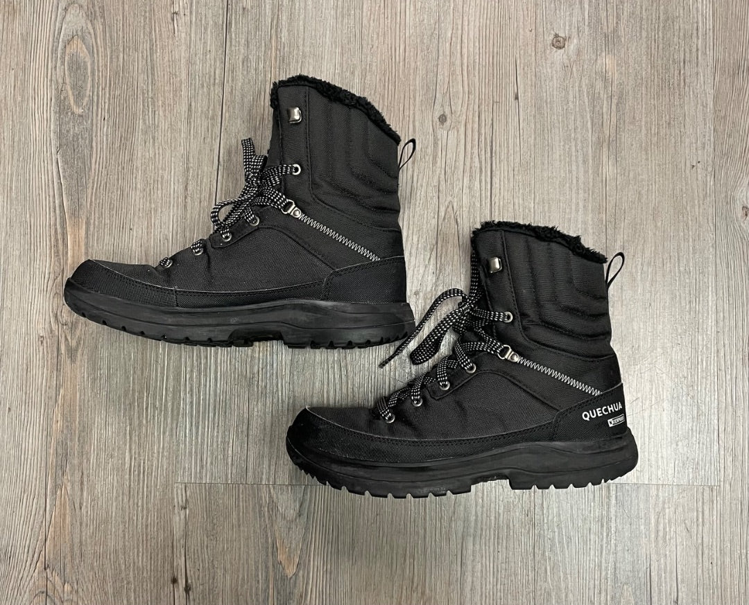 Black Quechua Winter Boots, 6.5Y