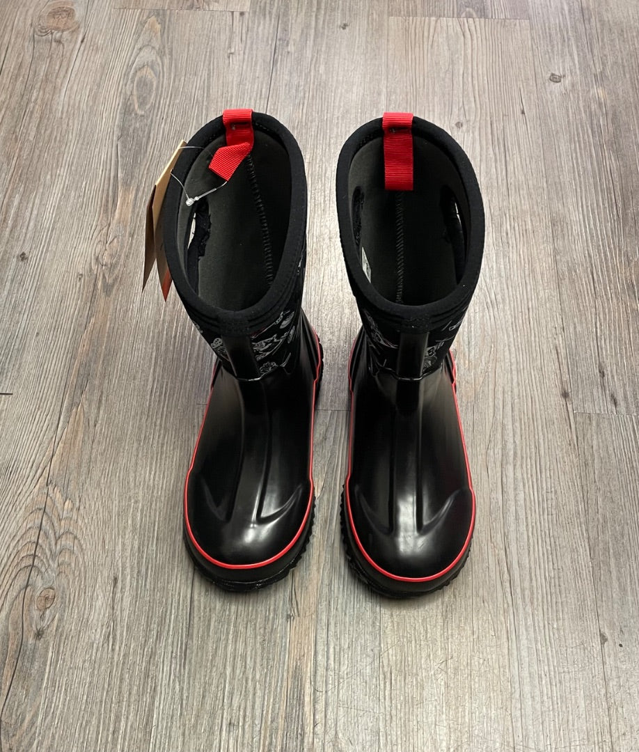 Black Hockey Print Bogs Winter Boots, 13Y