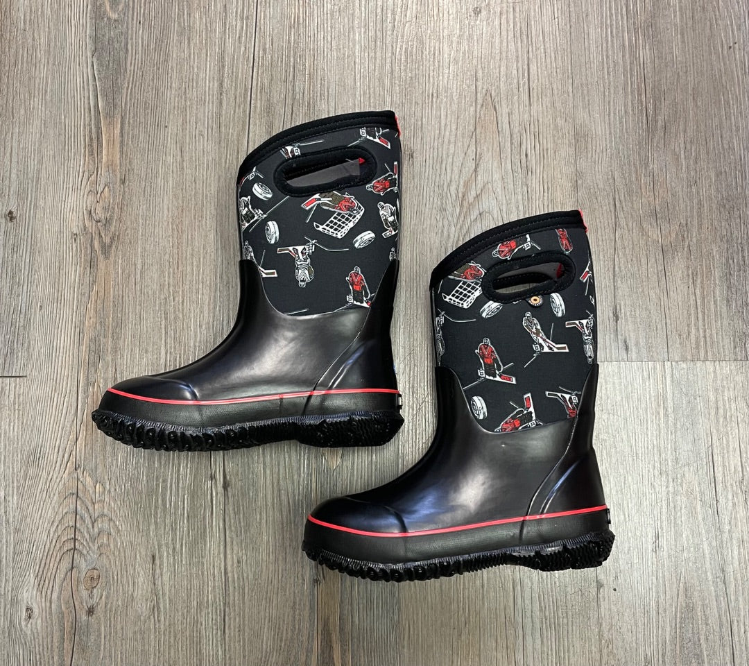 Black Hockey Print Bogs Winter Boots, 13Y