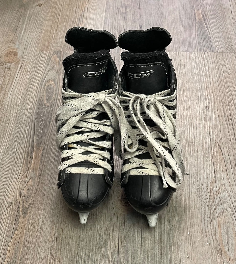 Black CCM Intruder, 13Y