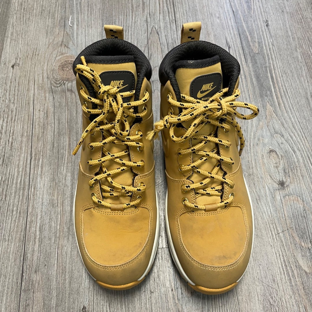 Wheat  Nike Manoa Leather, 5Y