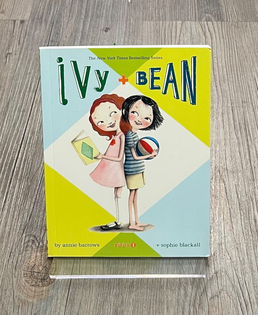 Multi Colour  Ivy + Bean #1, Paperback