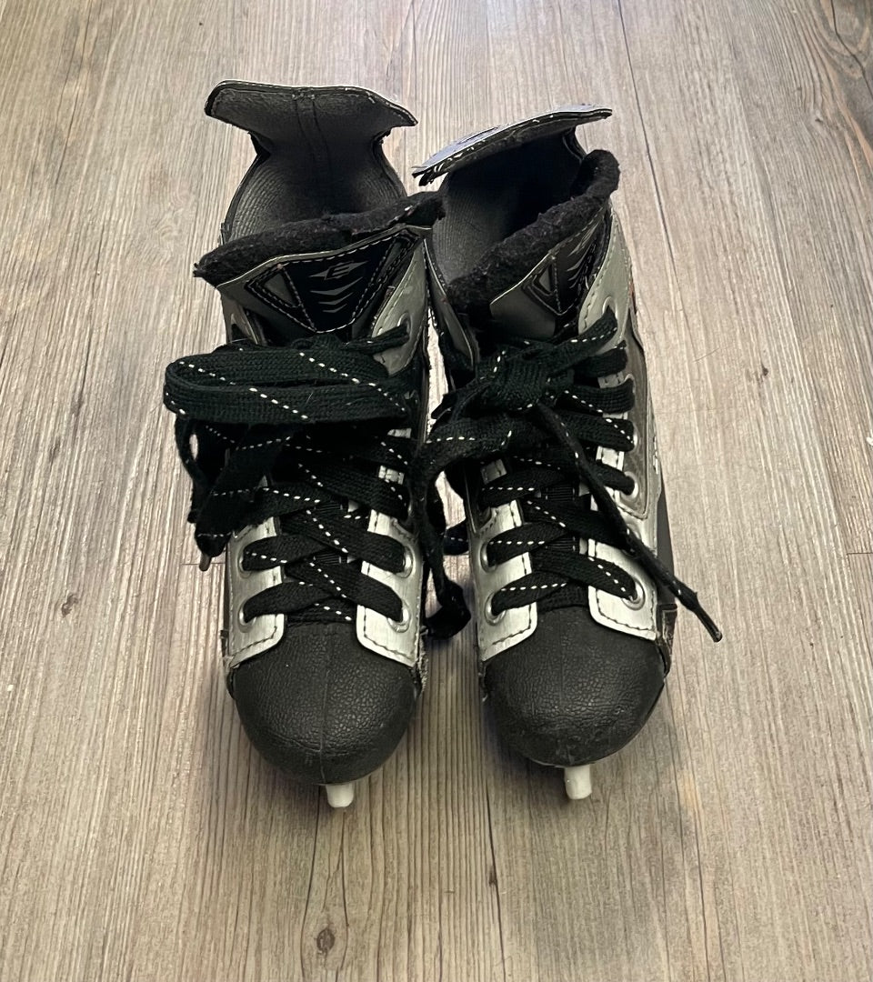 Black Easton Magnum Hockey Skates, 13Y