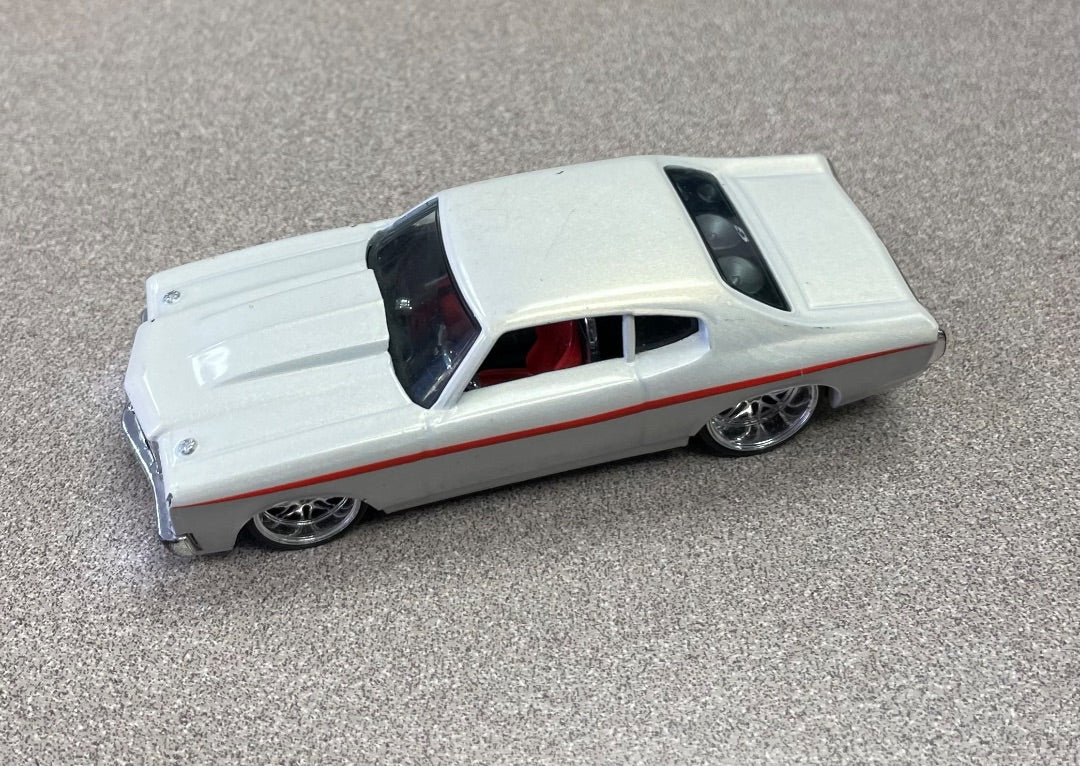 White  70 Chevelle GM, 4.5 inches
