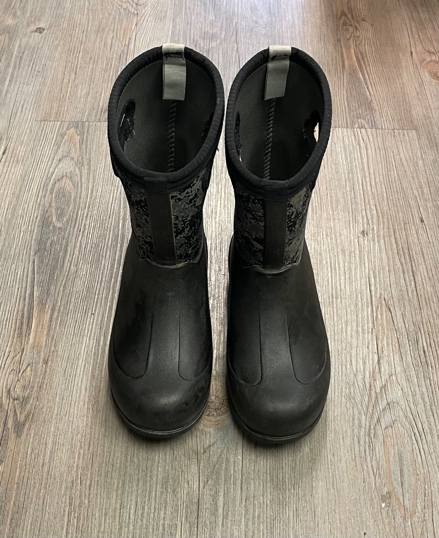 Black Bogs Winter Boots, 13Y