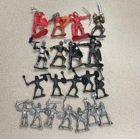 Red/Black/Grey  20 Assorted Standing Soldiers
