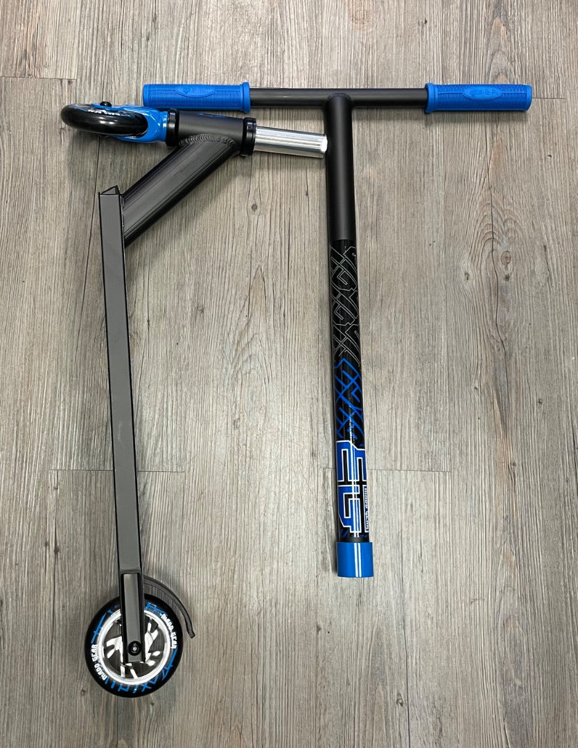 Blue Madd Gear Kick Xtreme Scooter, 8Y+