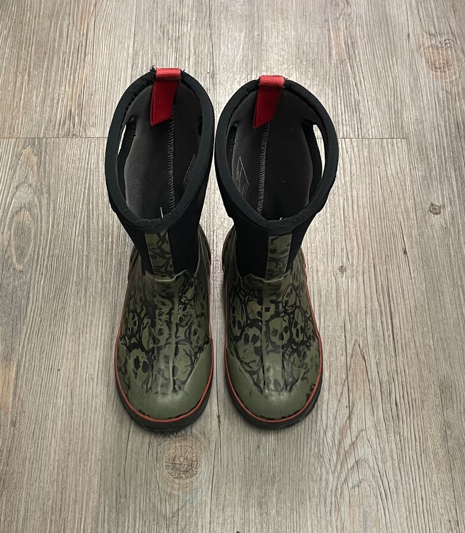 Green Bogs Winter Boots, 11Y