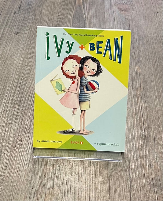 Multi Colour  Ivy + Bean #1, Paperback