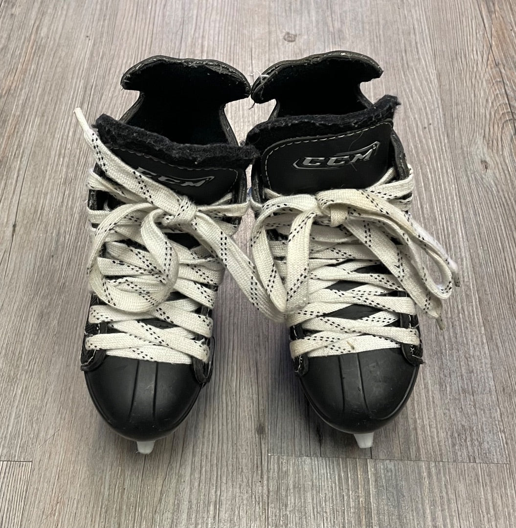 Black CCM Hockey, 8T