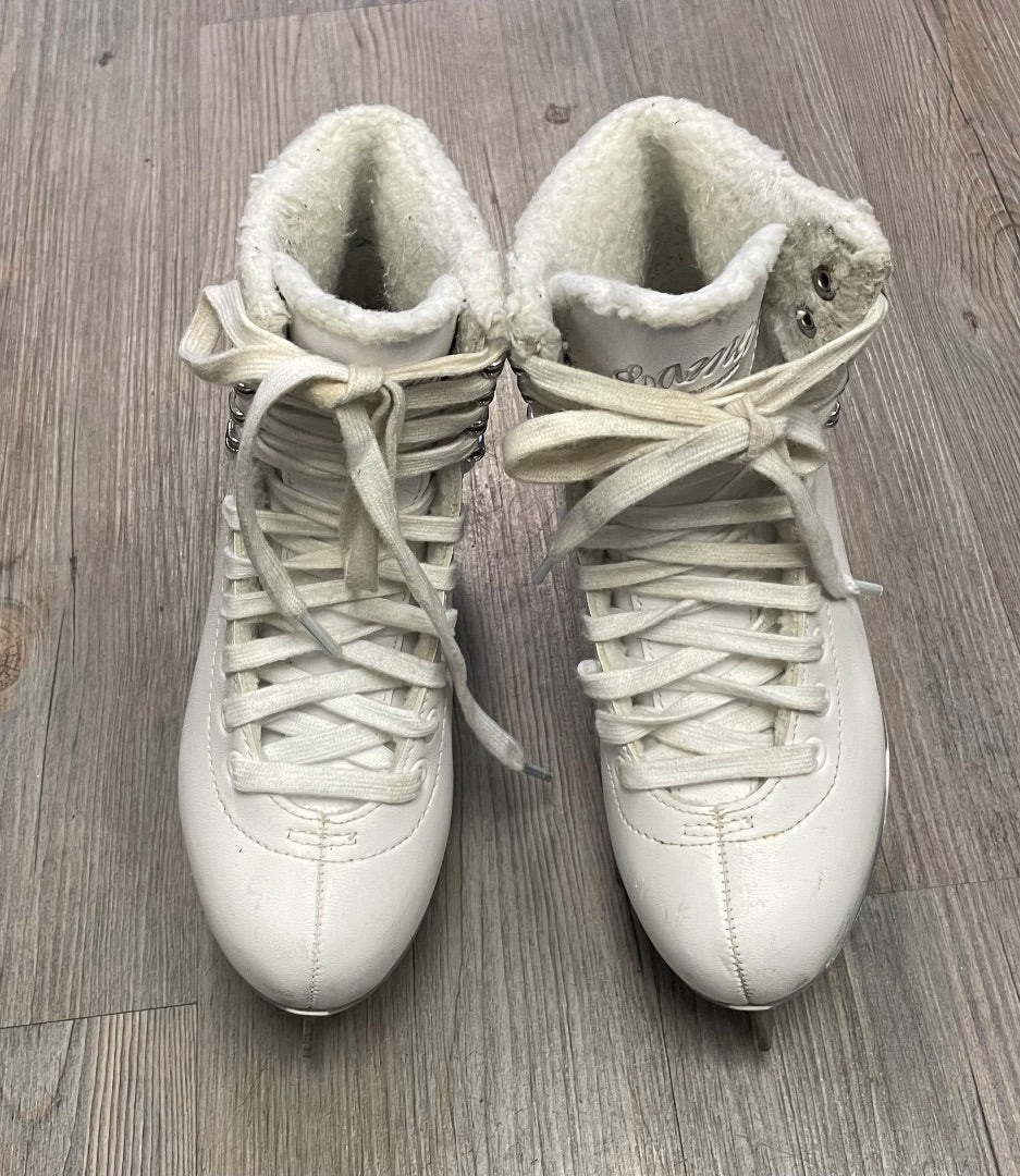 White Cameo Figure Skates, 4Y