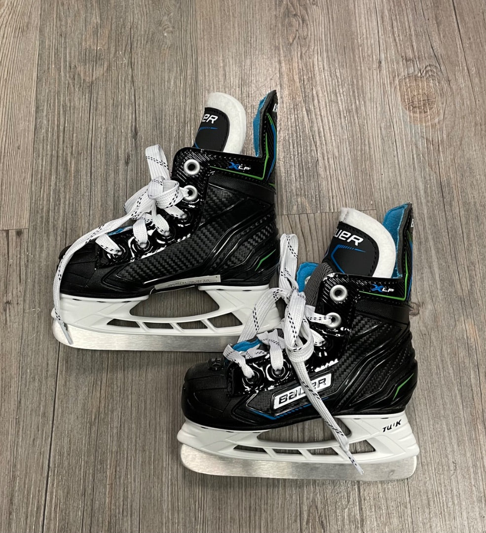 Black Bauer Hockey Skates, 7T