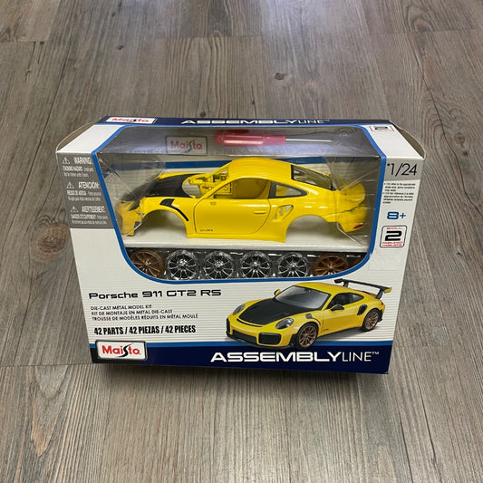 Yellow Maisto Porsche 911GT2 RS Car
