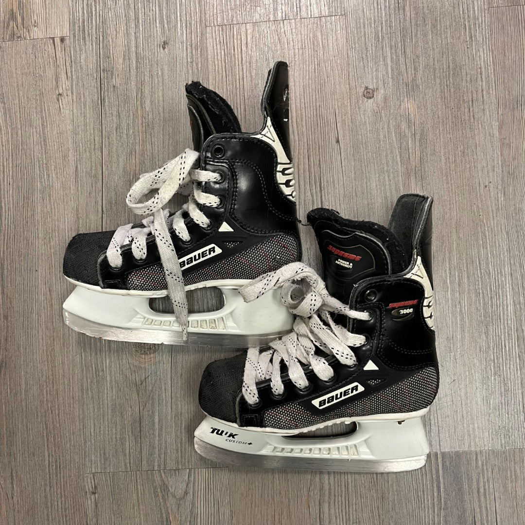 Black Bauer Supreme 3000 Hockey Skates, 1Y
