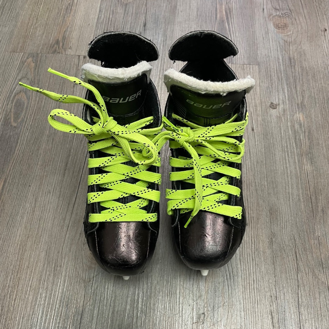 Black Bauer Supreme Hockey Skates, 13Y