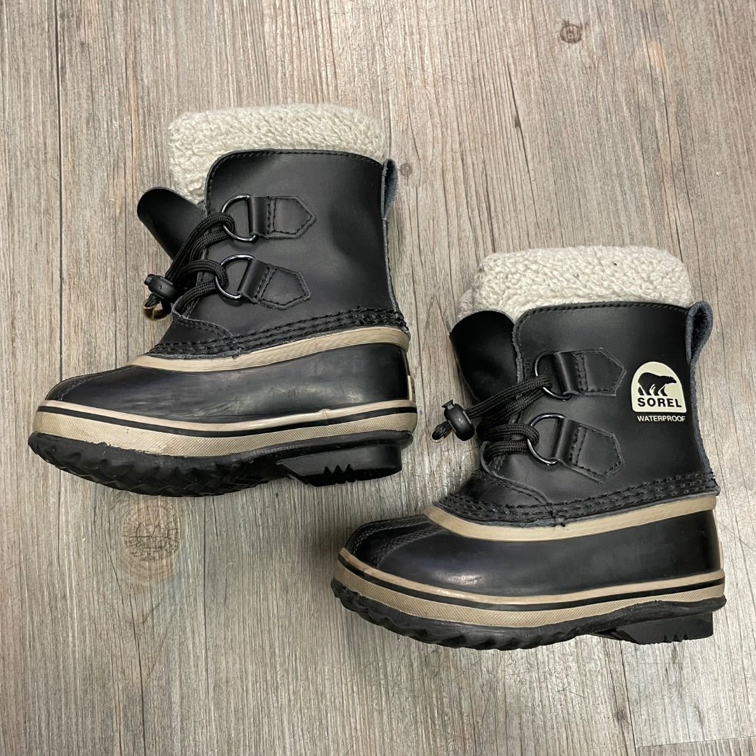 Black Sorel Winter Boots, 8T