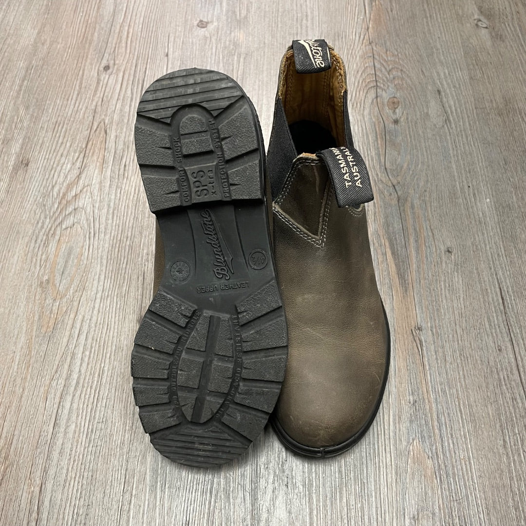 Walnut Blundstone Classic, Aus: 4.5  US: 5.5 Men 7.5 Women