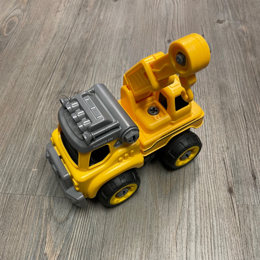 Yellow  Construction Truck Battery Operated, Pre-owned