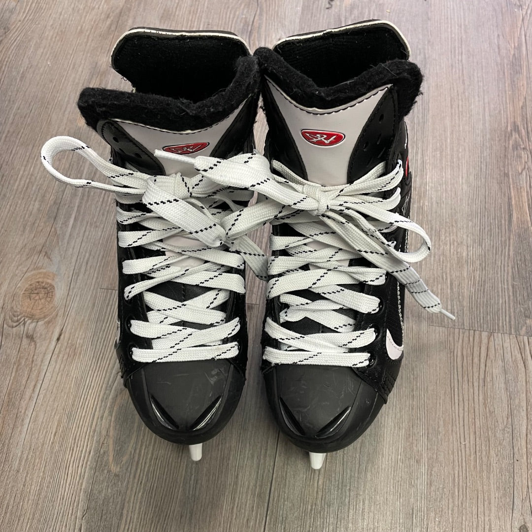 Black Hespeler Hockey Skates, 3Y