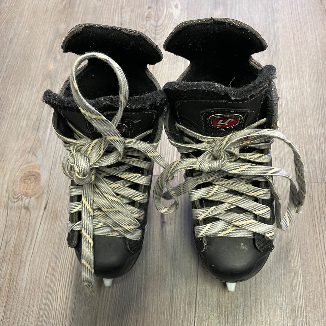 Black CCM Hockey Skates, 11Y