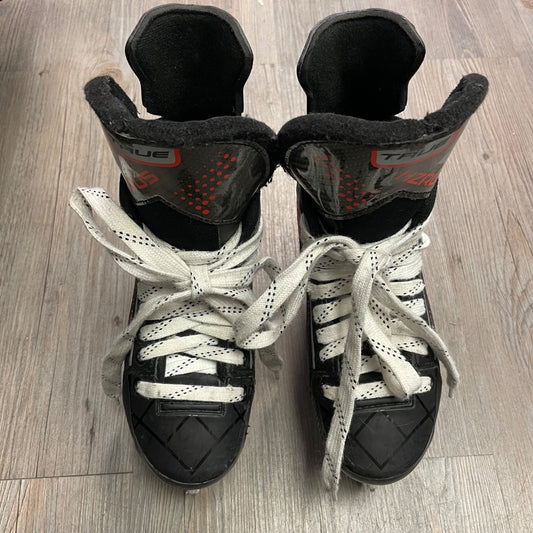 Black TRUE HZRDUS5X Hockey Skates, 4Y