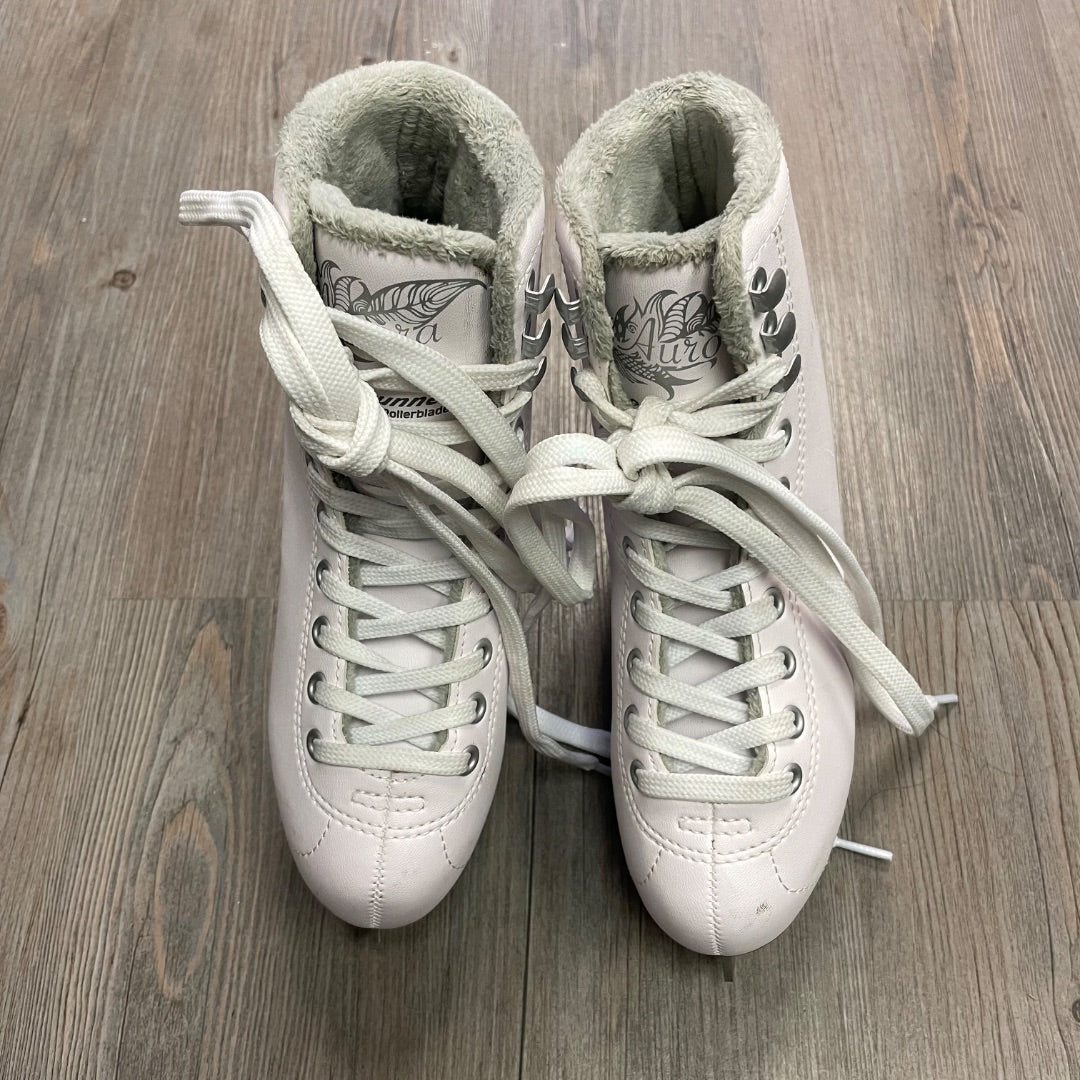 White Blade Runner Figure Skates, 4Y