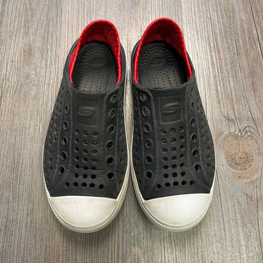 Black Skechers Guzman Sandals, 12Y