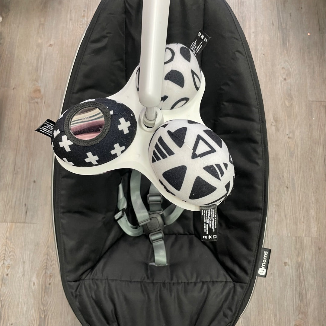Black/White 4Moms Mamaroo Swing -2024