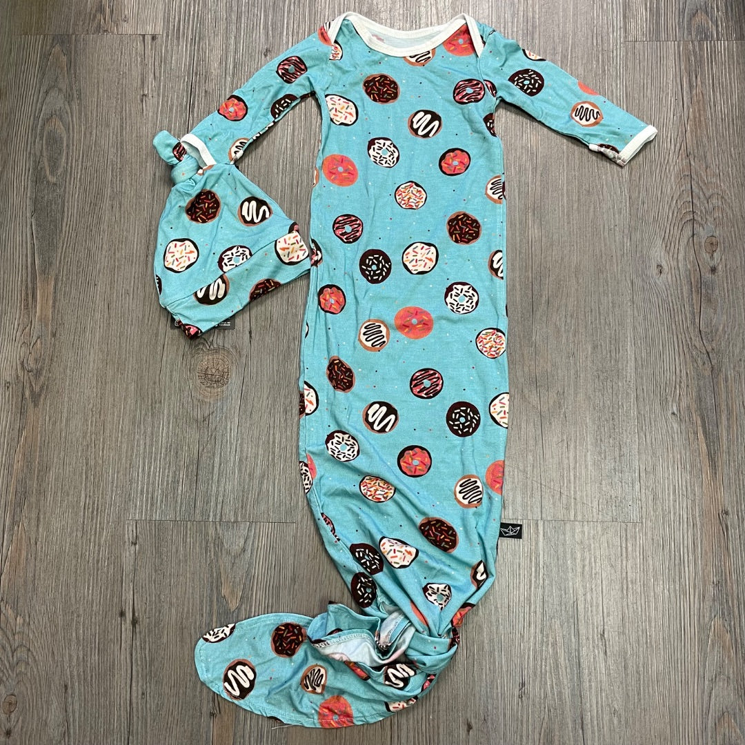 Donuts Print Peregrine Kidswear Sleep Sack + Baby Hat, Newborn