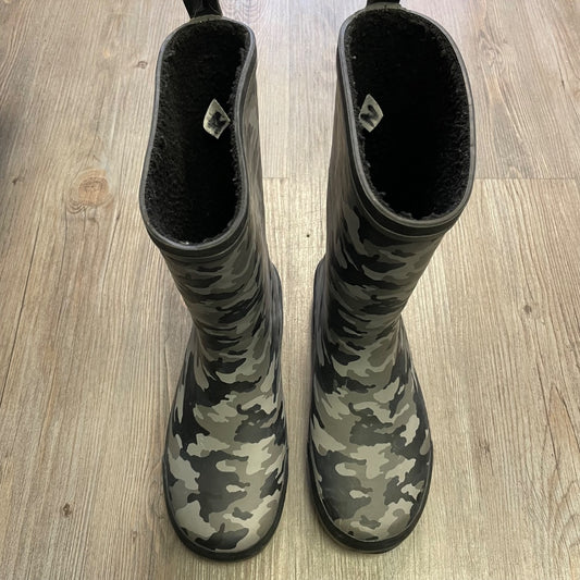 Grey/Black  Camo rain Boots, 5Y