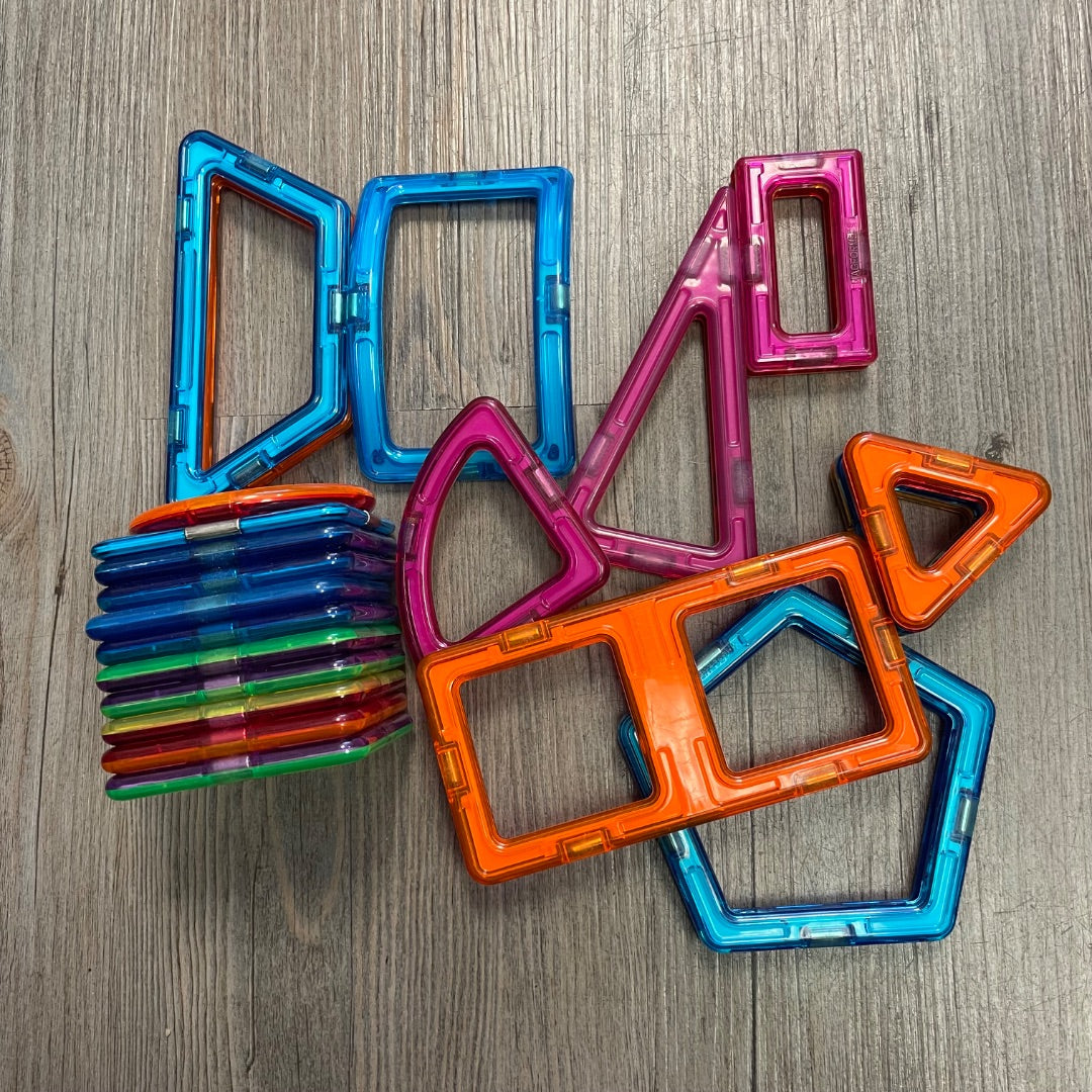 Multi Colour Magformers 26 PCS Magnetic Tiles, Pre-owned