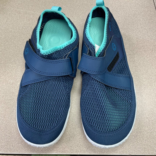 Navy Decathlon Mesh Water Shoes, 6-6.5Y