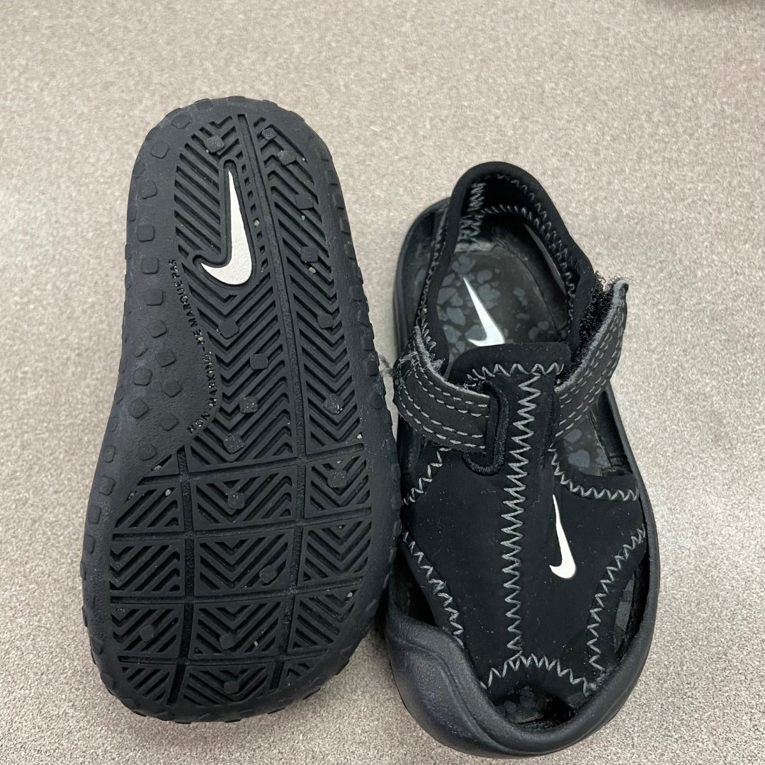 Black Nike Water Shoes, 4T