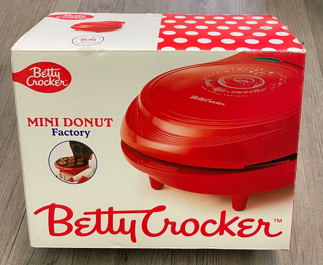 Red Betty crocker Mini Donut Factory, Small